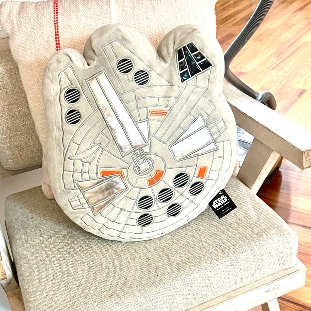 Star Wars,Millennium Falcon Decorative Pillow by Kohl's,Excellent Condition,Soft - Picture 2 of 7